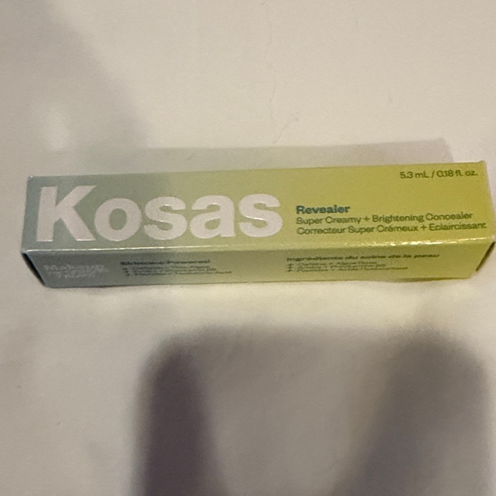 Kosas Gradient Green and Yellow Concealer